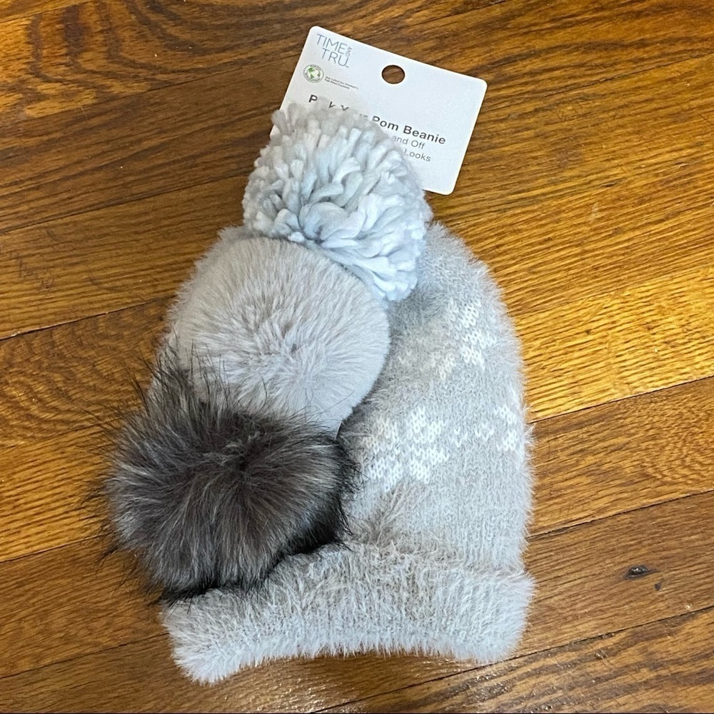 Nwt Interchangeable Fuzzy Ball